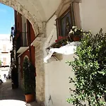 Pensión Arco Della Neve 3*