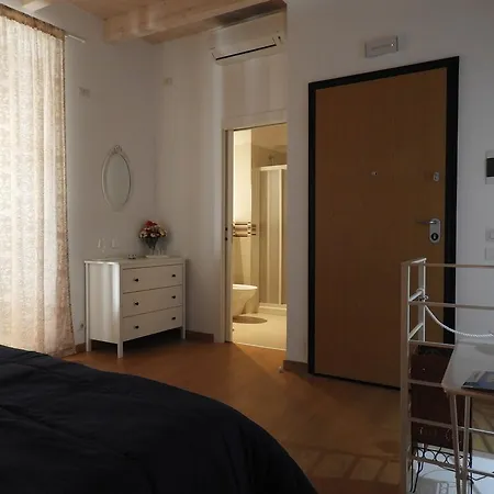 Arco Della Neve Guest house